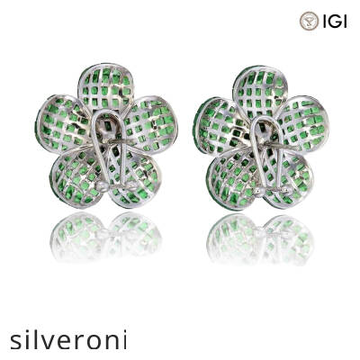 18k White Gold Invisible-Set Tsavorite Flower Stud Earrings - 3