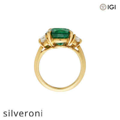 5.05 Carat Emerald and Diamond Gold Ring - 3