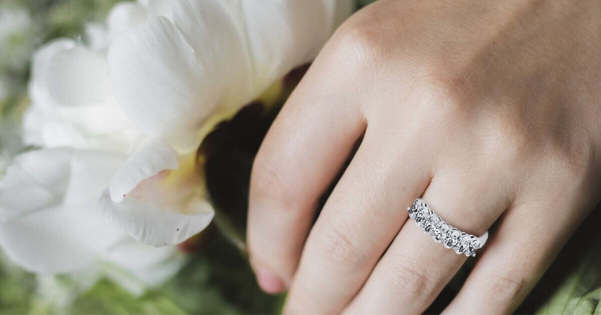 Diamond or White Sapphire? The Best Stone for You