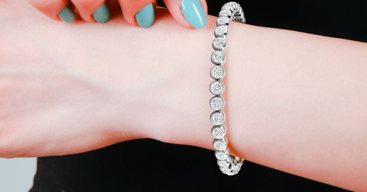 Tennis Bracelet Carat Guide Best Sizes And Buying Tips