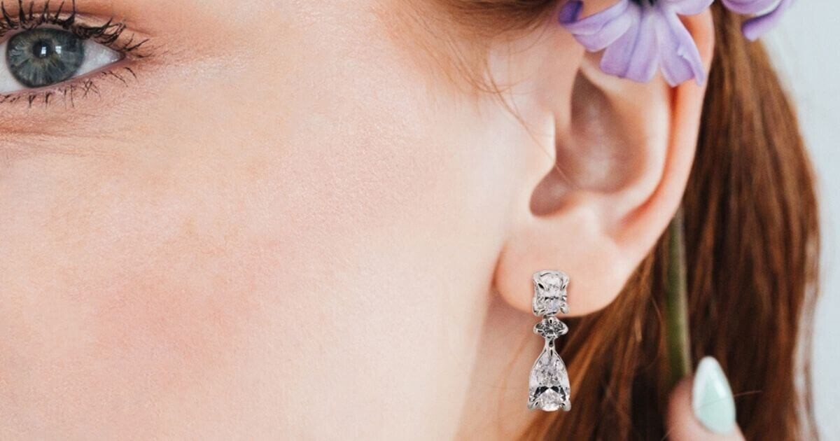 How to Choose Diamond Stud Earrings Carat And Buying Guide