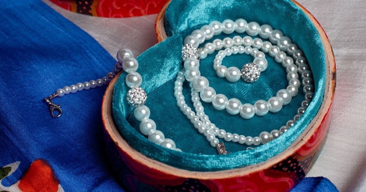 Stylish Gold Silver Pearl Heart Necklaces Men Women