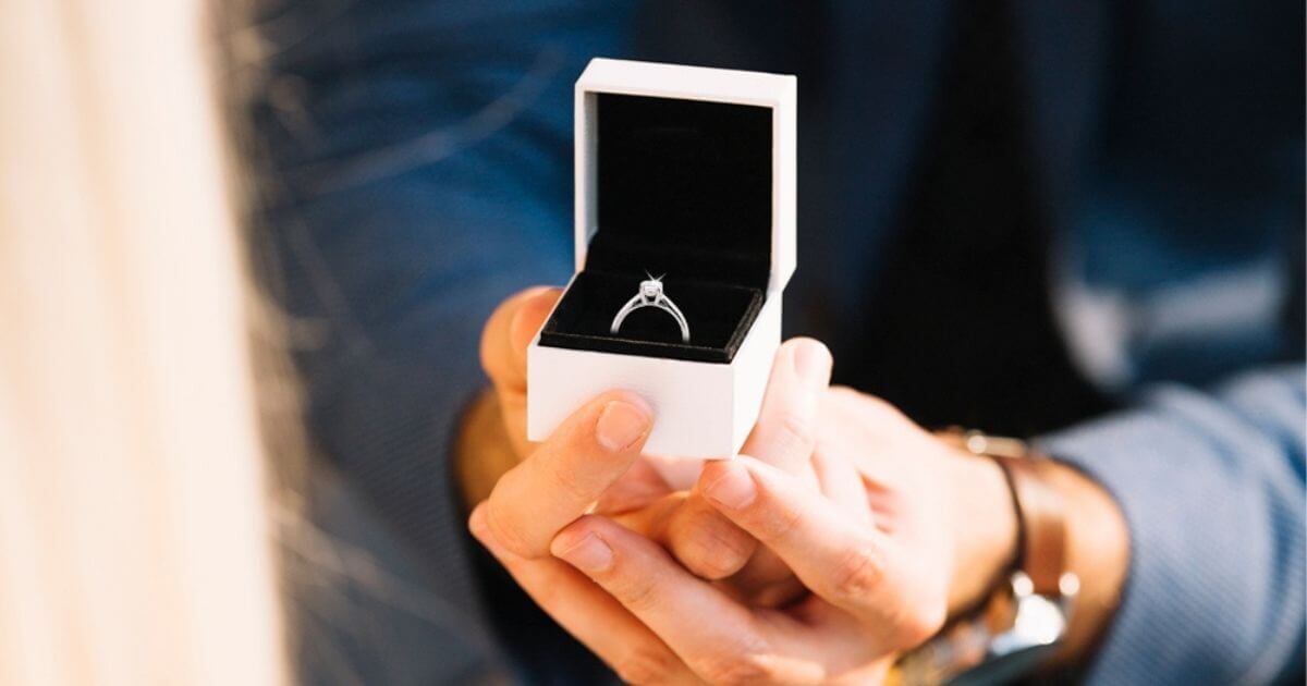 Идеальное помолвочное кольцо в День семьи и верности