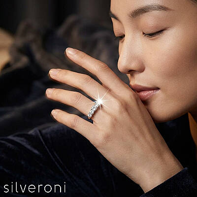 Solitaire Brilliant Lab Grown Diamond Band | Sustainable Elegance by Silveroni - 3